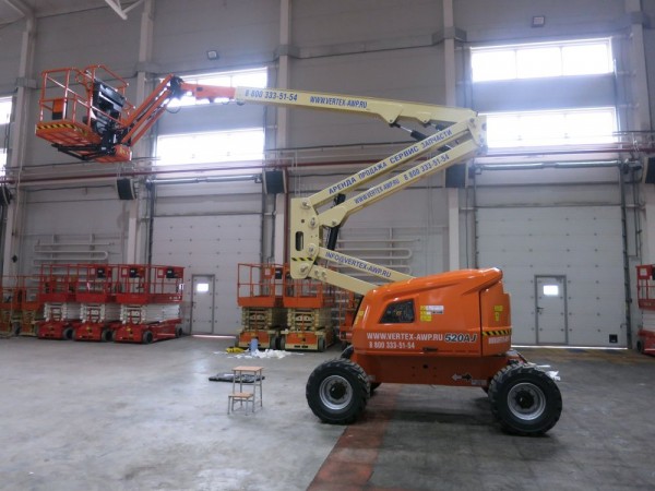 Коленчатый подъемник JLG 520AJ в аренду