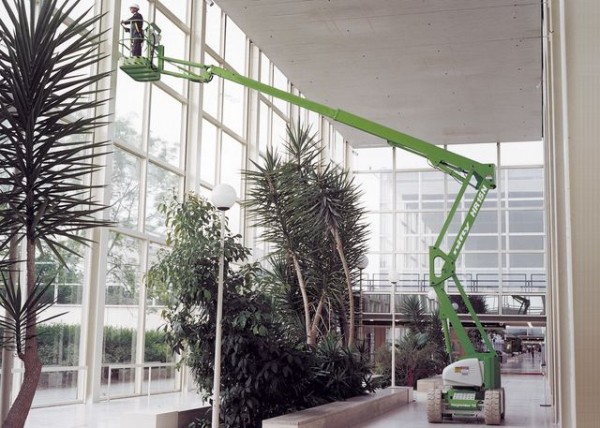 Коленчатый подъемник NIFTYLIFT HR 15N